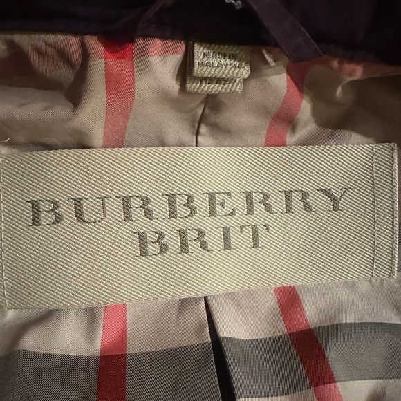 Burberry Red Utility Jacket with Stand-Up Collar and Relaxed Fit women’s size 8 - Picture 10 of 14